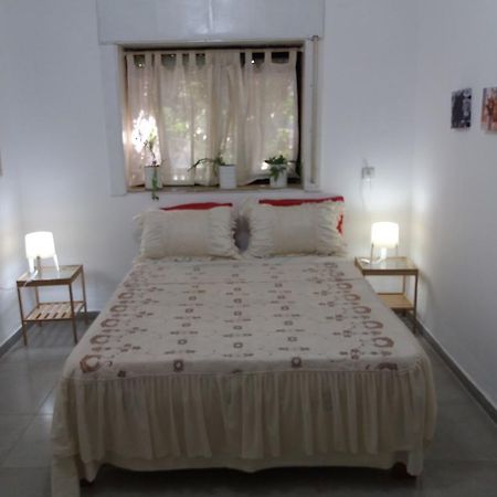 Zipi Orhan Akko Buitenkant foto